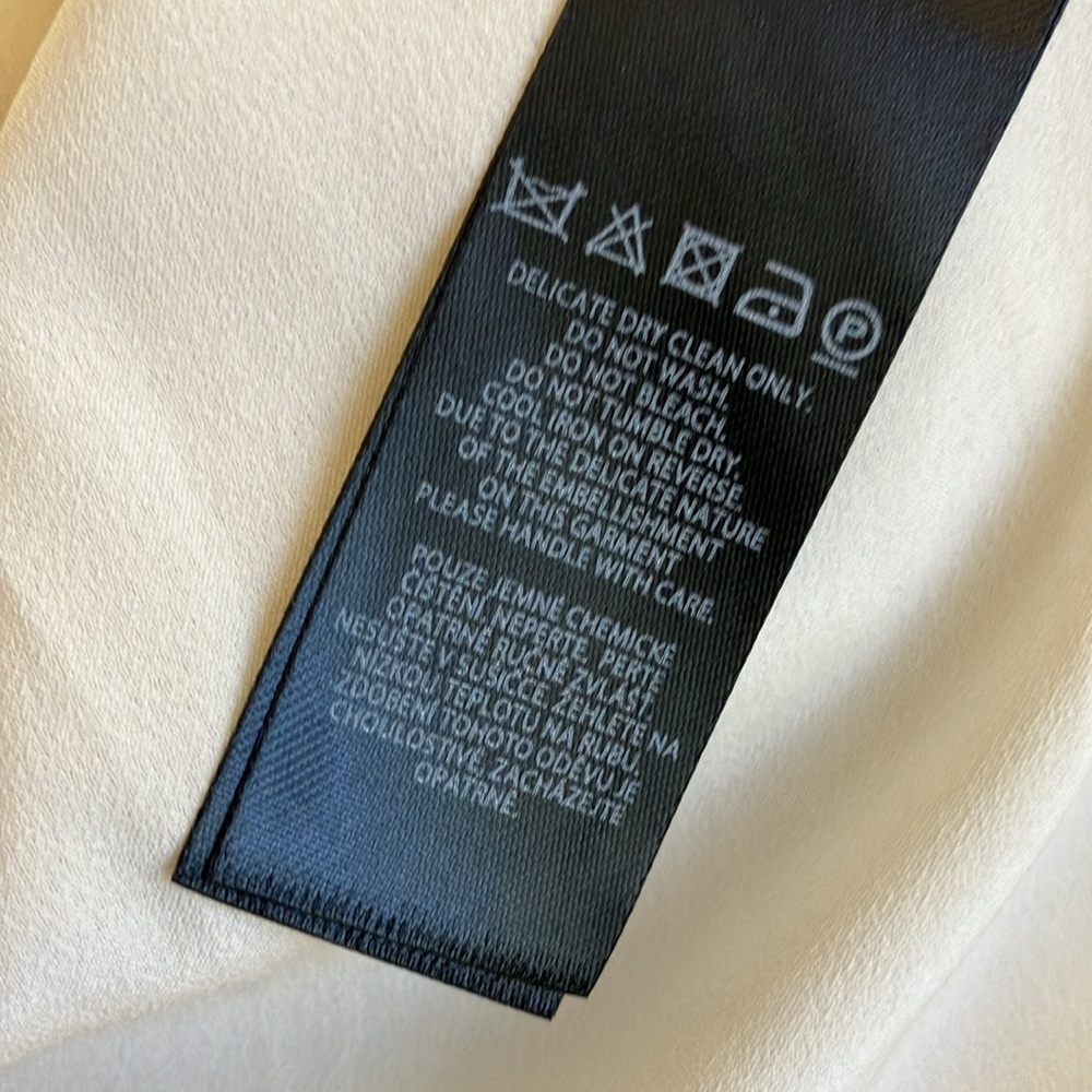 Needle & Thread Francine Lace gown in champagne pink color Size 2 NWT - Picture 14 of 14